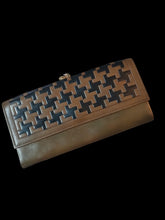 Load image into Gallery viewer, Vintage 1960s Princess Gardner Mid Century Modern Leather Kisslock Wallet Rare
