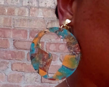 Load image into Gallery viewer, Handmade handpainted Wooden Africa Clip On Earrings
