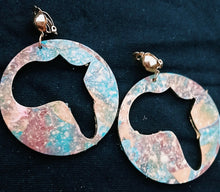 Load image into Gallery viewer, Handmade handpainted Wooden Africa Clip On Earrings
