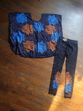 Load image into Gallery viewer, Vintage handpainted 2 piece set Free size
