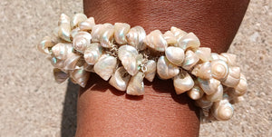 beautiful vintage Sea shell bracelet