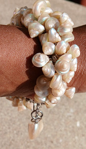 beautiful vintage Sea shell bracelet