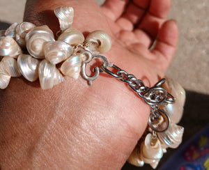 beautiful vintage Sea shell bracelet