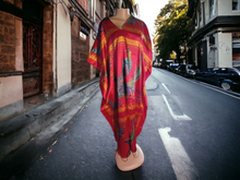 Load image into Gallery viewer, Beautiful  vintage style Kaftan Free Size
