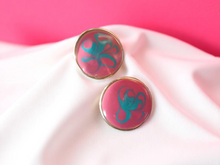Load image into Gallery viewer, Vintage enameled metal clip on earrings
