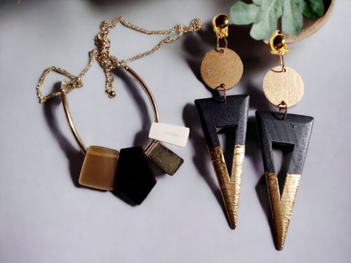 wooden clip on earrings and necklace set Kargo Fresh