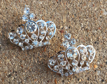 Load image into Gallery viewer, Rhinestone &quot;QUEENS CROWN&quot; Earrings
